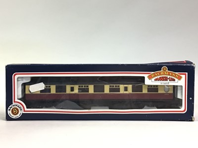 Lot 662 - GROUP OF 00 GAUGE RAILWAY ITEMS