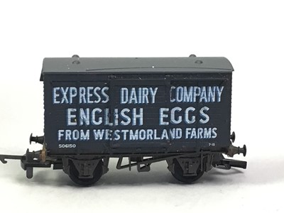 Lot 664 - GROUP OF HORNBY DUBLO ITEMS