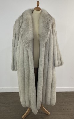 Lot 1131 - LADY'S FUR COAT