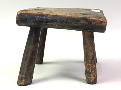 Lot 736 - SMALL ELM STOOL