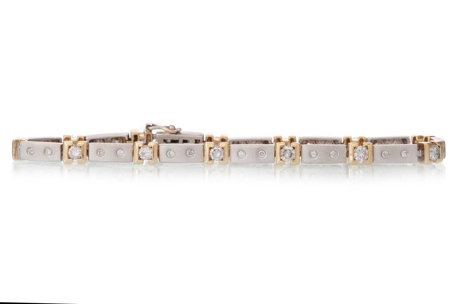 Lot 500 - DIAMOND BRACELET