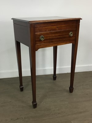 Lot 1531 - MAHOGANY TABLE CANTEEN OF SILVER PLATED FLATWARE