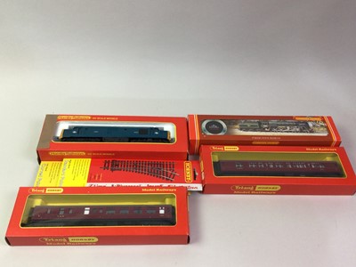 Lot 30 - COLLECTION OF HORNBY 00 MODEL RAILWAY