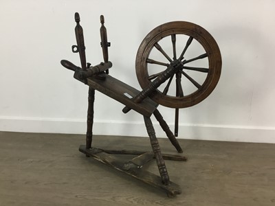 Lot 293 - OAK SPINNING WHEEL