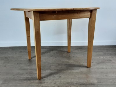 Lot 805 - MODERN DINING TABLE