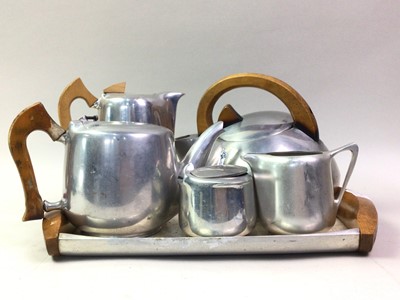 Lot 813 - PIQUOT WARE TEA AND COFFEE SERVICE