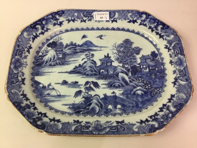 Lot 65 - GROUP OF 18TH CENTURY CHINESE BLUE AND WHITE PORCELAIN