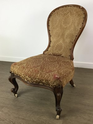 Lot 692 - VICTORIAN MAHOGANY GOSSIP CHAIR