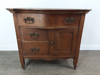 Lot 218 - EDWARDIAN OAK CHEST OF DRAWERS