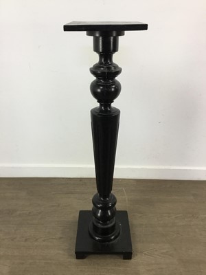 Lot 198 - 20TH CENTURY PEDESTAL