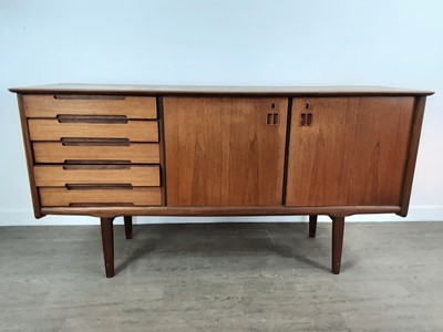 Lot 574 - ARNT SØRHEIM OF NORWAY, TEAK SIDEBOARD