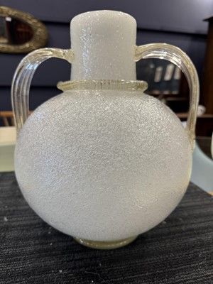 Lot 578 - IN THE MANNER OF SEGUSO, MURANO SCAVO GLASS VASE