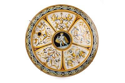 Lot 1370 - ITALIAN MAJOLICA CHARGER