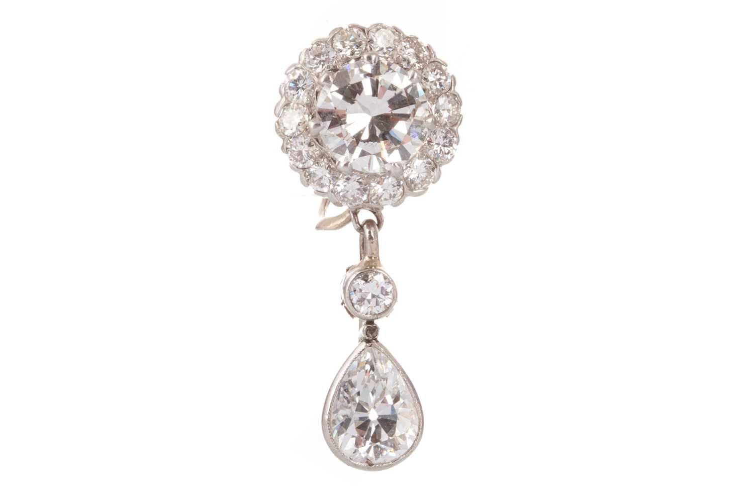 Lot 510 - CERTIFICATED DIAMOND DROP EARRING
