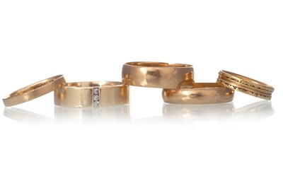 Lot 512 - COLLECTION OF GOLD WEDDING BANDS