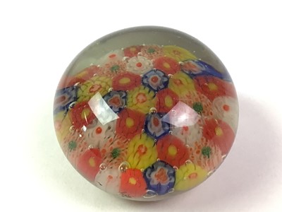 Lot 349 - COLLECTION OF GLASS PAPERWEIGHTS