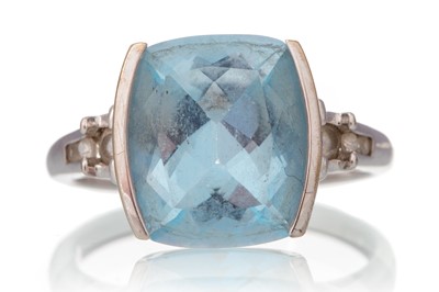 Lot 631 - TOPAZ RING