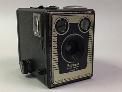 Lot 413 - BROWNIE MODEL C CAMERA