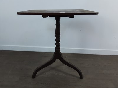 Lot 354 - GEORGIAN OAK TILT TOP TEA TABLE