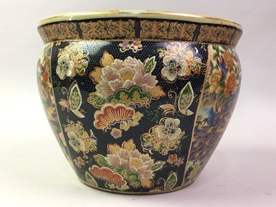 Lot 426 - REPRODUCTION CHINESE PLANTER