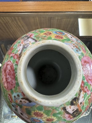 Lot 1471 - CHINESE CANTON VASE