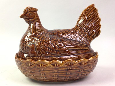 Lot 557 - PORTMEIRION CLOAKING HEN