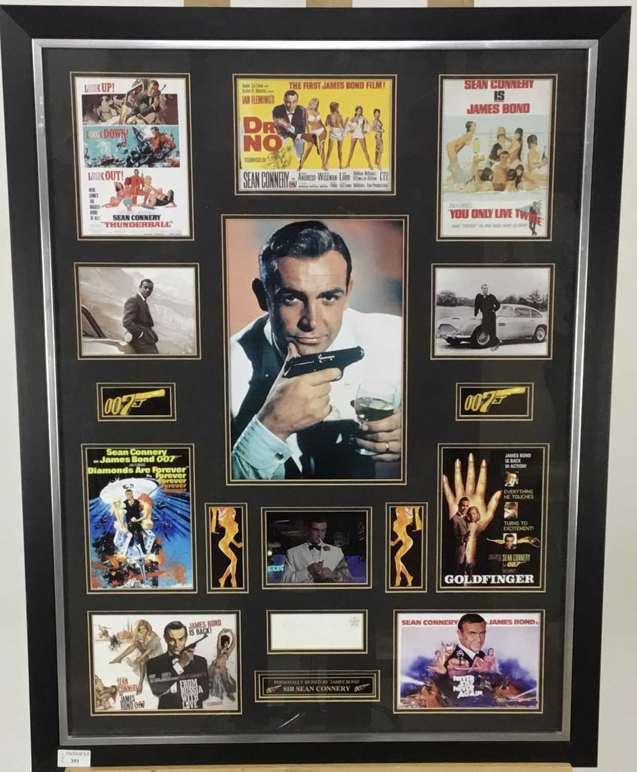 Lot 391 - SEAN CONNERY, SIGNED JAMES BOND DISPLAY
