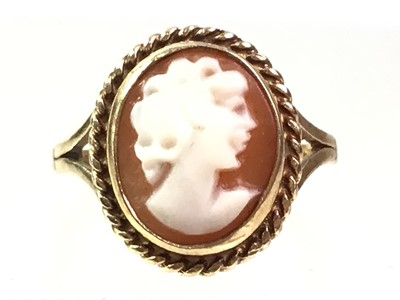 Lot 685 - CAMEO DRESS RING