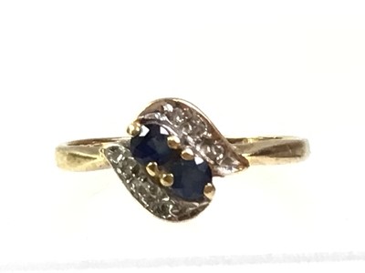 Lot 687 - SAPPHIRE AND DIAMOND RING