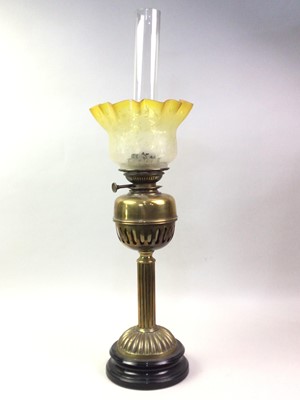 Lot 730 - VICTORIAN BRASS OIL LAMP