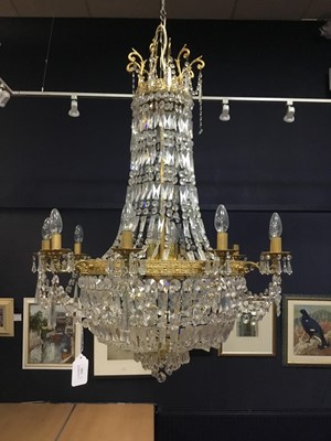 Lot 1426 - ORNATE GILT METAL & CRYSTAL DROP CHANDELIER