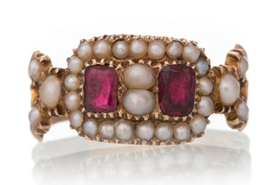 Lot 586 - GEORGIAN GARNET AND PEARL RING