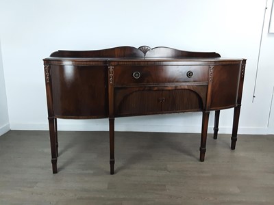 Lot 118 - MAHOGANY SIDEBOARD