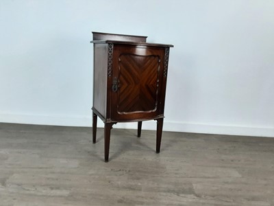 Lot 103 - TWO MAHOGANY BEDSIDE CHESTS