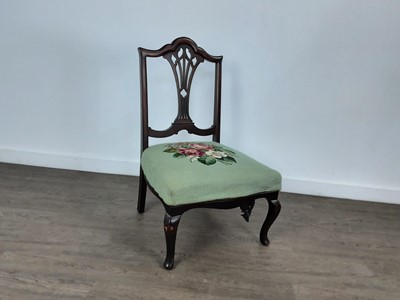 Lot 115 - MAHOGANY NURSING CHAIR