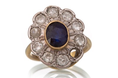 Lot 589 - SAPPHIRE AND DIAMOND RING