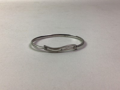 Lot 182 - HOT DIAMONDS BANGLE