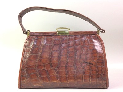 Lot 242 - GROUP OF LADIES VINTAGE HANDBAGS