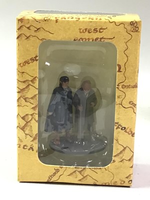 Lot 243 - LARGE COLLECTION OF THE LORD OF THE RINGS HANDPAINTED LEAD COLLECTORS FIGURES