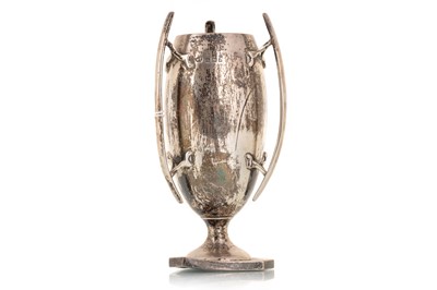 Lot 1047 - EDWARDIAN SILVER TROPHY