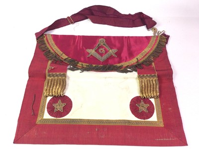 Lot 392 - MASONIC APRON WITH WOODEN CASE