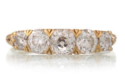 Lot 689 - DIAMOND FIVE STONE RING