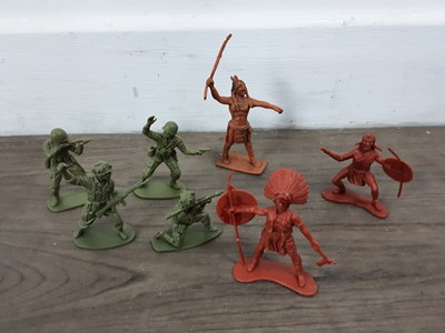 Lot 452 - GROUP OF PLASTIC TOY SOLDIERS