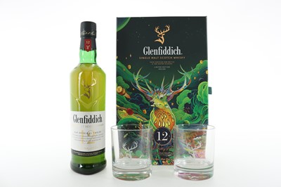 Lot 393 - GLENFIDDICH 12 YEAR OLD LIMITED DESIGN WITH GLASSES