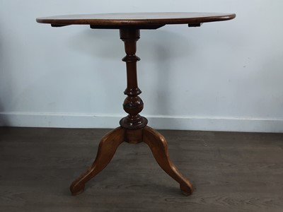 Lot 552 - VICTORIAN MAHOGANY TEA TABLE