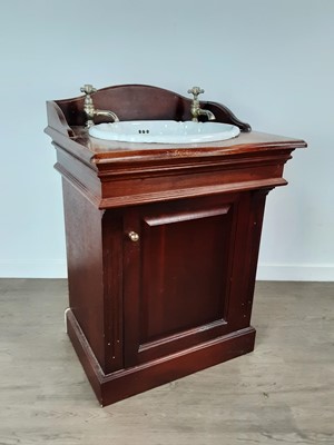 Lot 558 - VICTORIAN STYLE SINK UNIT