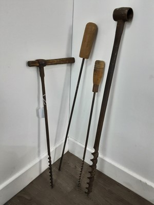 Lot 499 - COLLECTION OF T HANDLE AUGERS