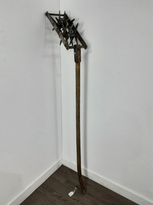 Lot 55 - VICTORIAN MAUL