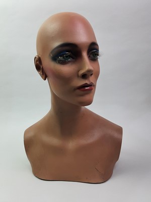 Lot 140 - SHOP DISPLAY MANNEQUIN BUST