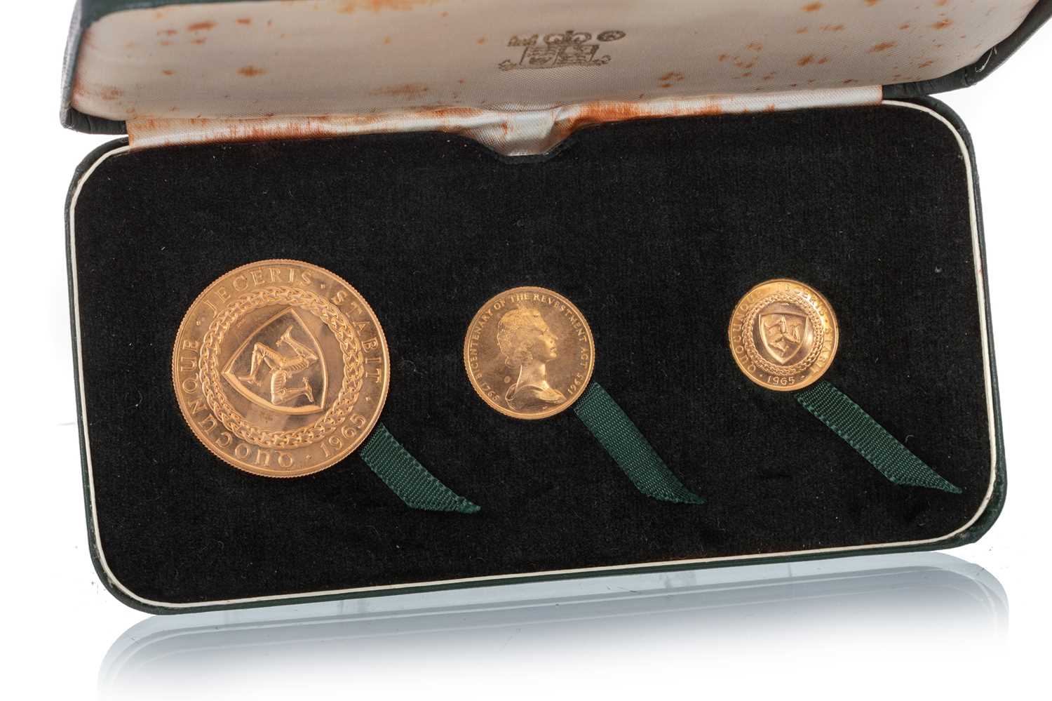 Lot 69 - ISLE OF MAN GOLD THREE COIN SET